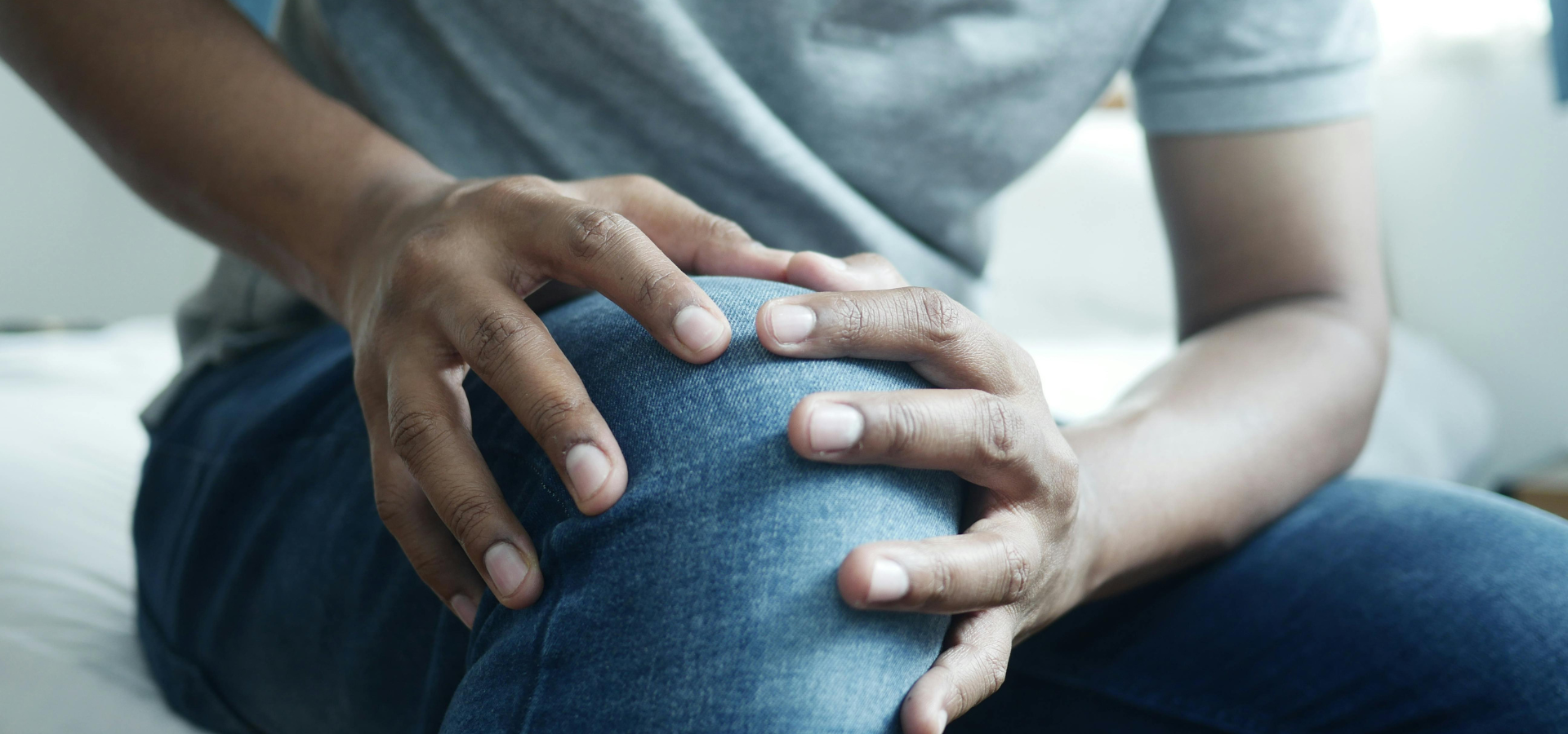 Man with joint pain in his knee